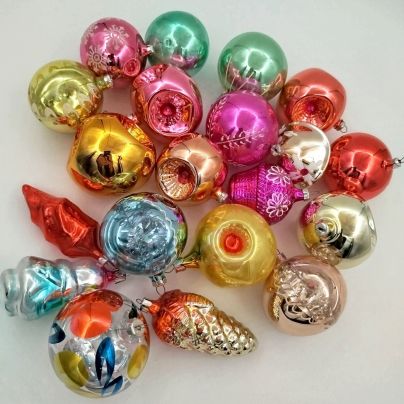 Набор из 20 ёлочных игрушек различных форм и расцветок, стекло, краска, металл, СССР, 1960-1980 гг.