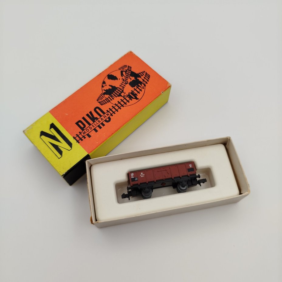 Модель товарного железнодорожного вагона "5.4125-015", в оригинальной коробке, пластик, картон, печать, Piko, ГДР, 1980-1989 гг., Piko