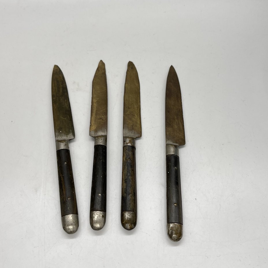 Набор из 4 фруктовых ножей с деревянными рукоятями, латунь, серебрение, дерево, Германия, 1910-1930 гг.