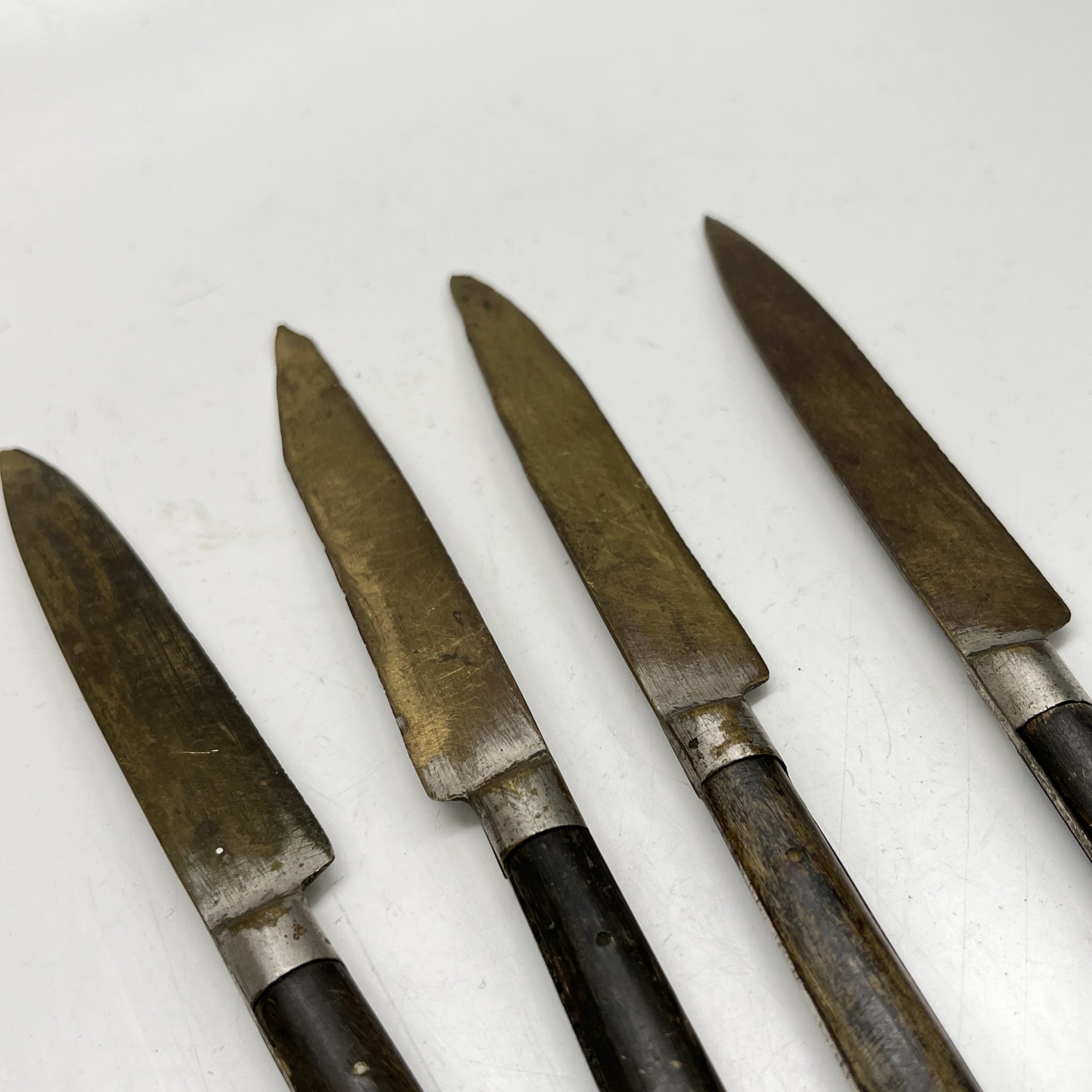 Набор из 4 фруктовых ножей с деревянными рукоятями, латунь, серебрение, дерево, Германия, 1910-1930 гг.