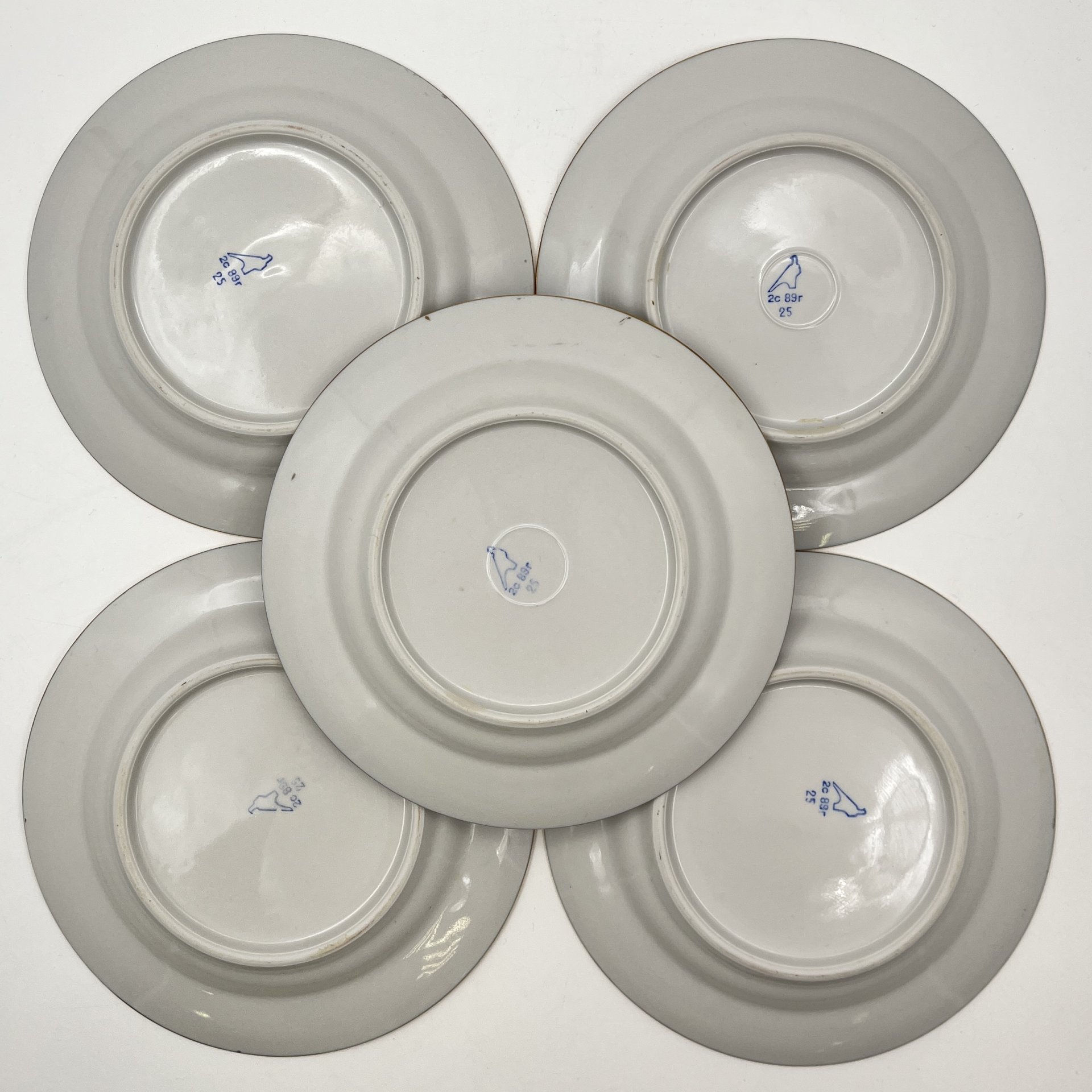 Набор из 5-ти закусочных тарелок, украшенных ленточным декором, фарфор, крытье, золочение, Дулевский фарфоровый завод (Дулёво), СССР, 1989 г.