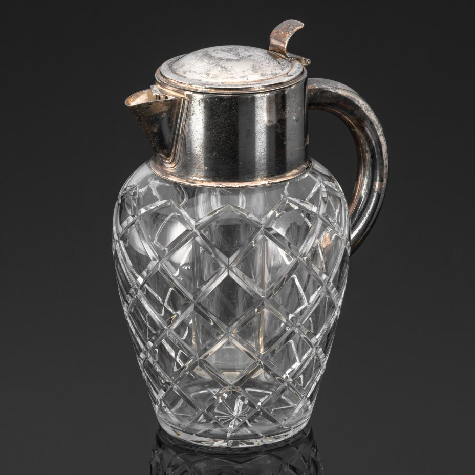 Графин (лимонадник) с колбой для льда внутри, декорирован резным геометрическим узором по тулову