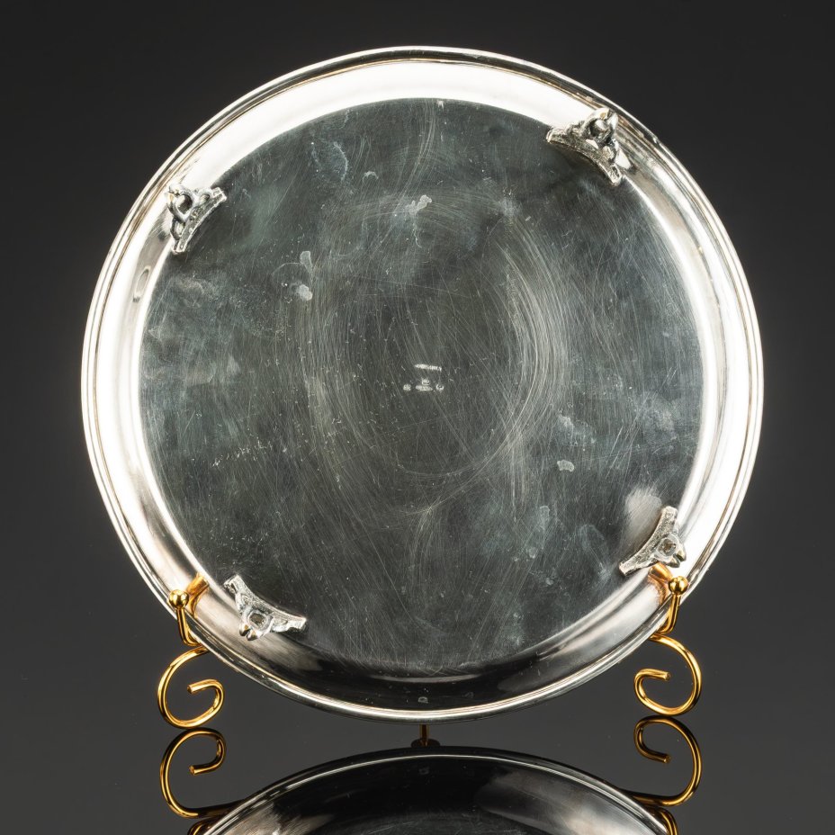 Круглый поднос на ножках, украшенный изображением гнездящихся птиц, мануфактура Gombault