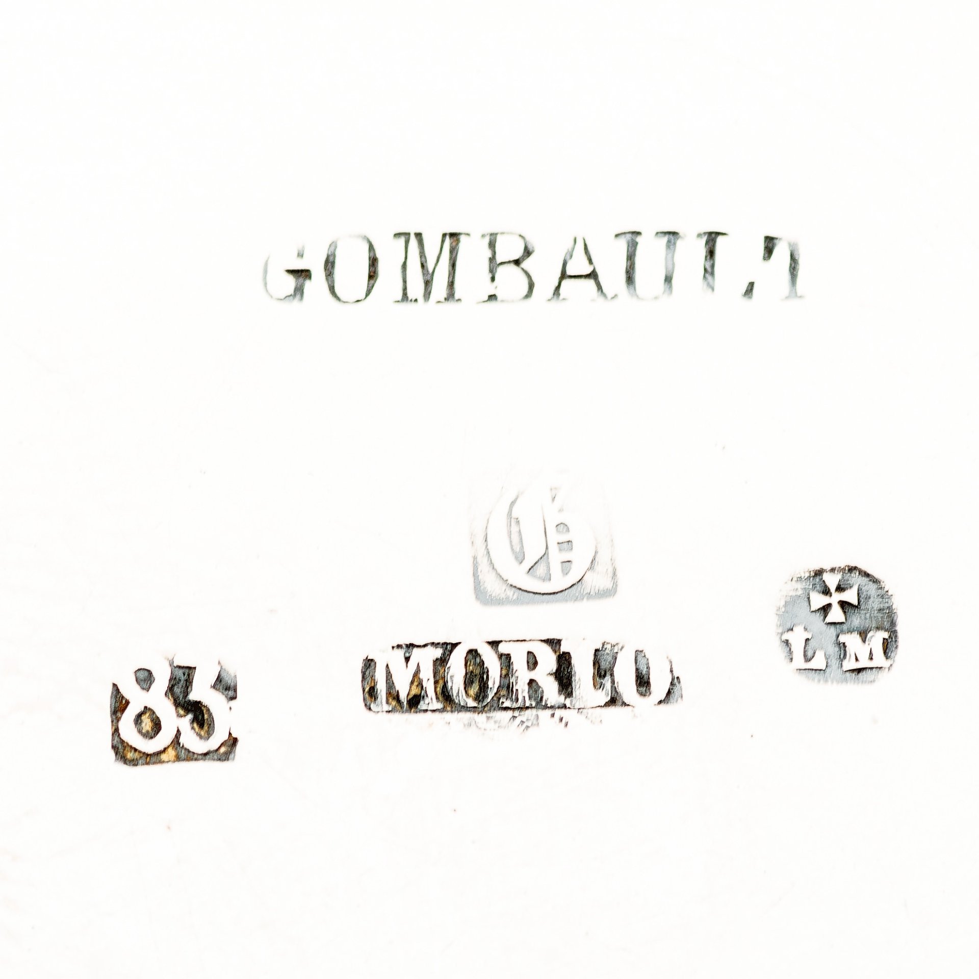 Круглый поднос на ножках, украшенный изображением гнездящихся птиц, мануфактура Gombault, металл, серебрение, Франция, 1860-1888 гг.