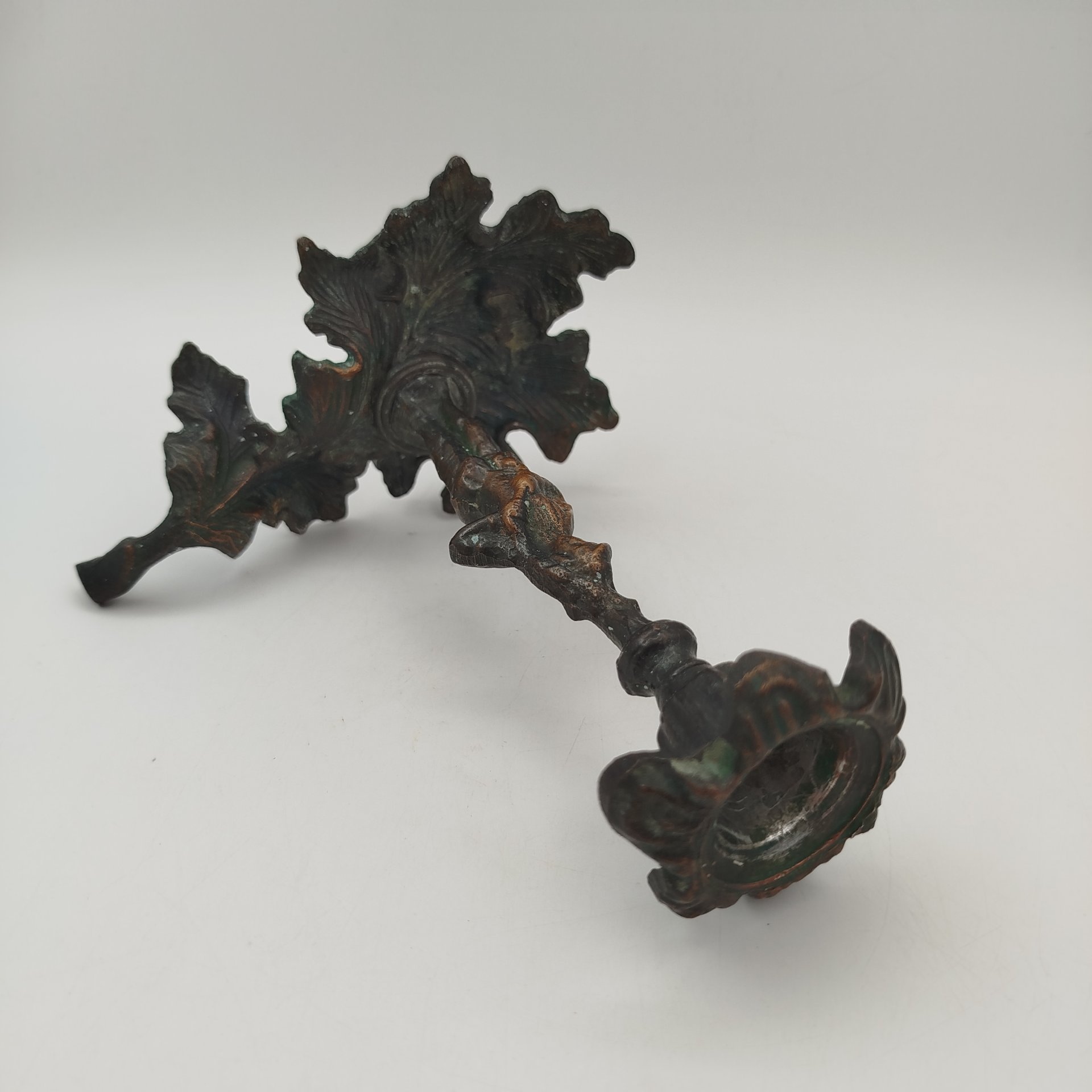 Подсвечник в виде листа с фигурой, силумин, СССР, 1960-1990, гг., силумин, Российская Федерация, 1960-1990 гг.
