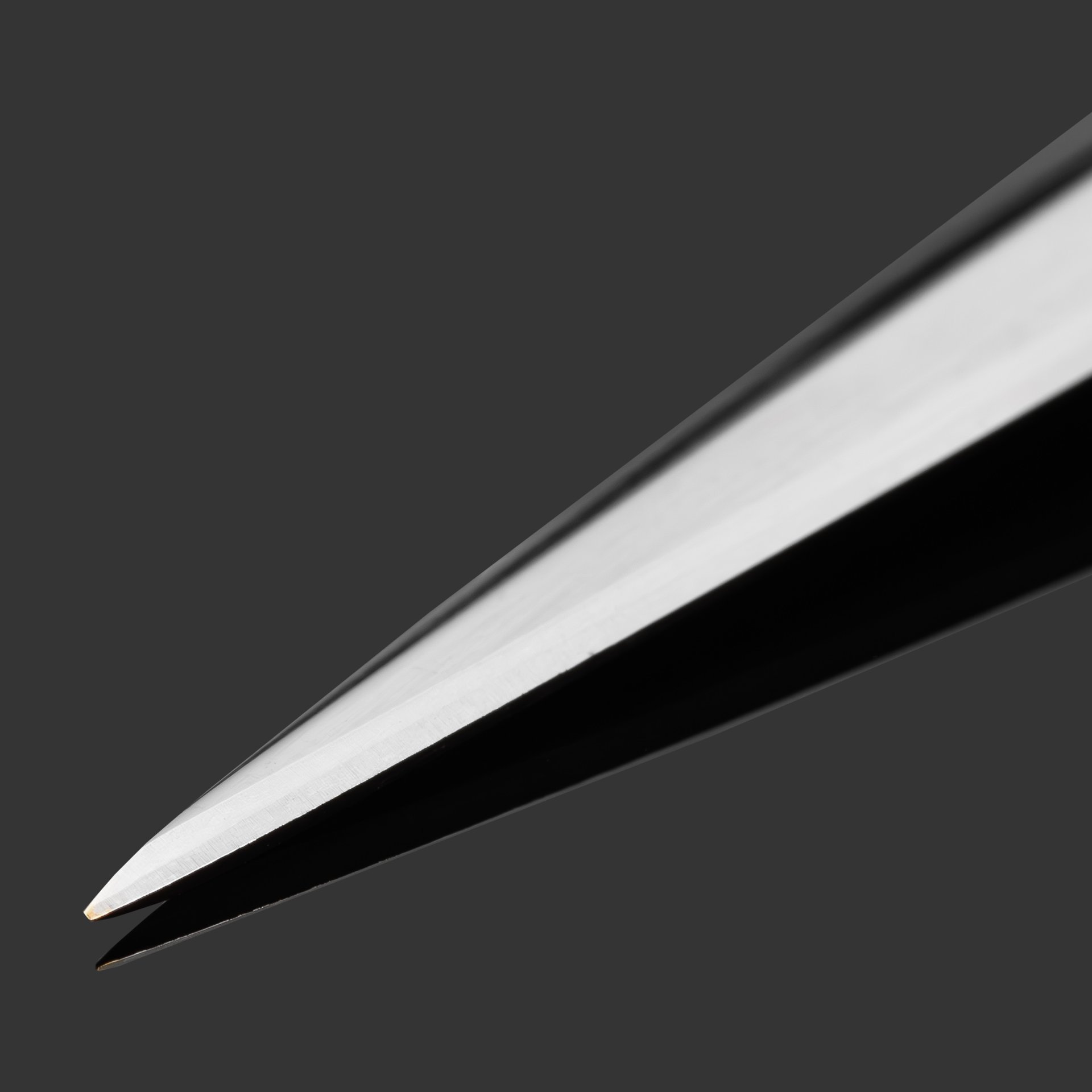 Кортик "80 лет Победы", сталь, латунь, дерево, кожа, золочение; в деревянном подарочном коробе с бархатным ложементом, Российская Федерация, 2025 г.