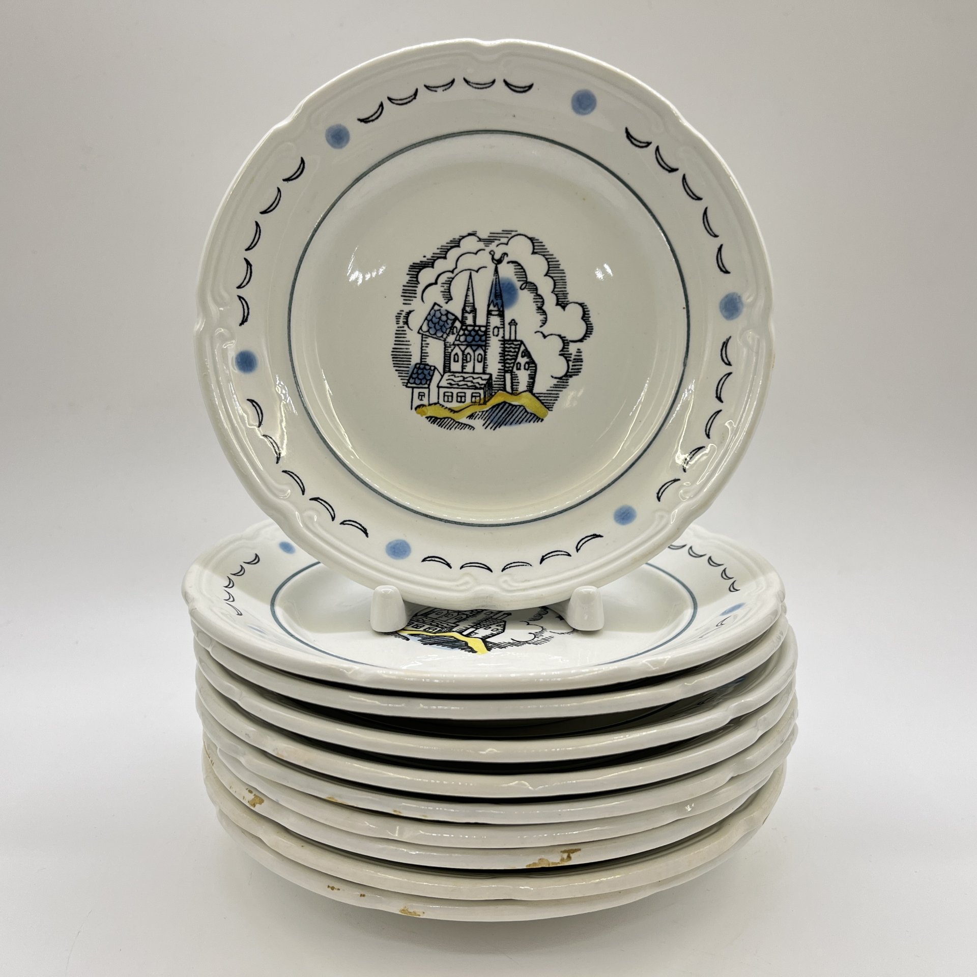 Набор десертных тарелок на 10 персон, фаянс, Конаковский фаянсовый завод им. М.И. Калинина (ЗиК Конаково), СССР, 1962-1974 гг.