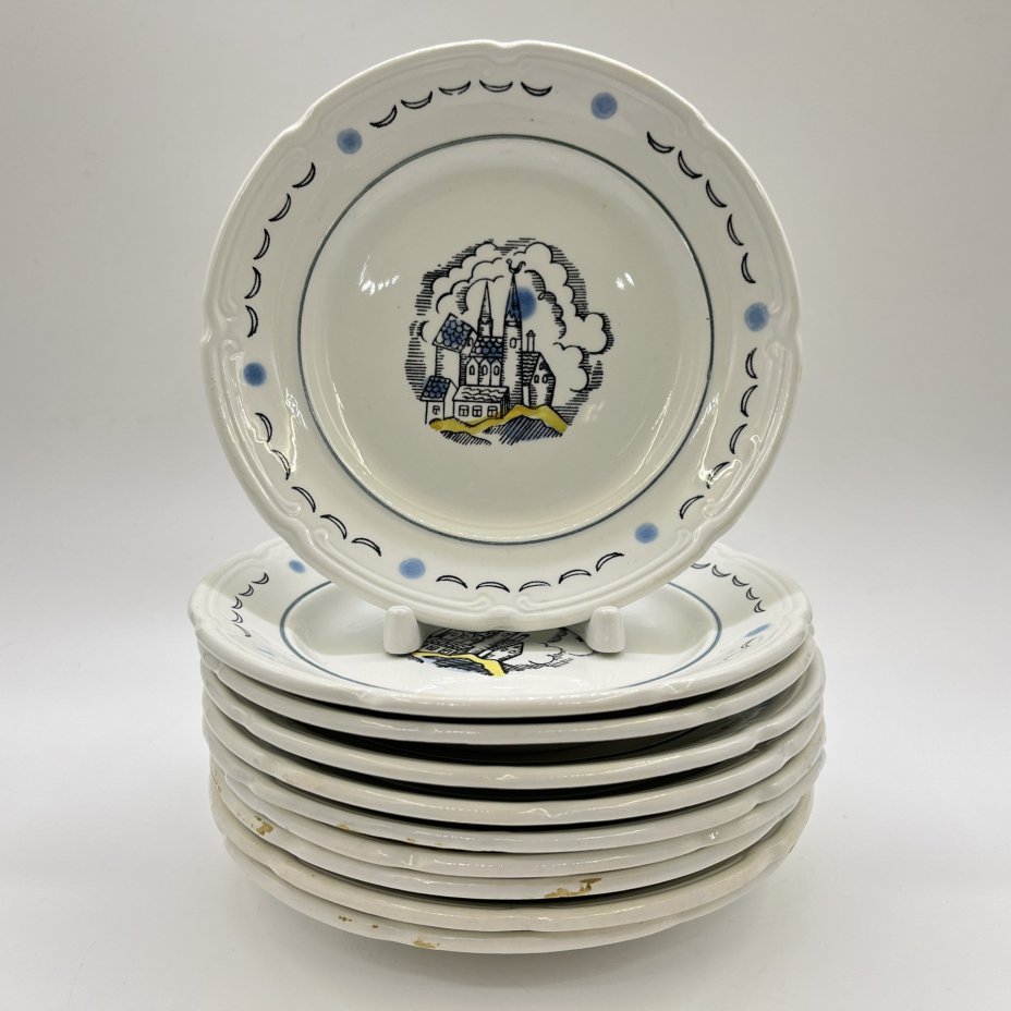 Набор десертных тарелок на 10 персон, фаянс, Конаковский фаянсовый завод им. М.И. Калинина (ЗиК Конаково), СССР, 1962-1974 гг.