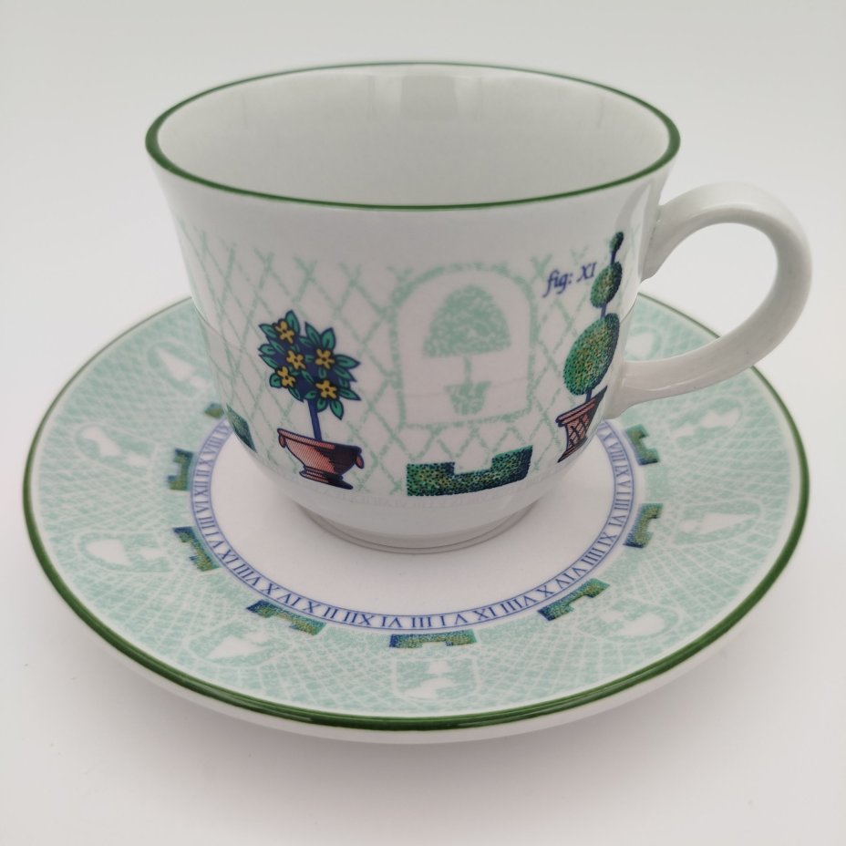 Чайная пара, декорированная изображениями садовых растений, Staffordshire Tableware Ltd, фаянс, деколь