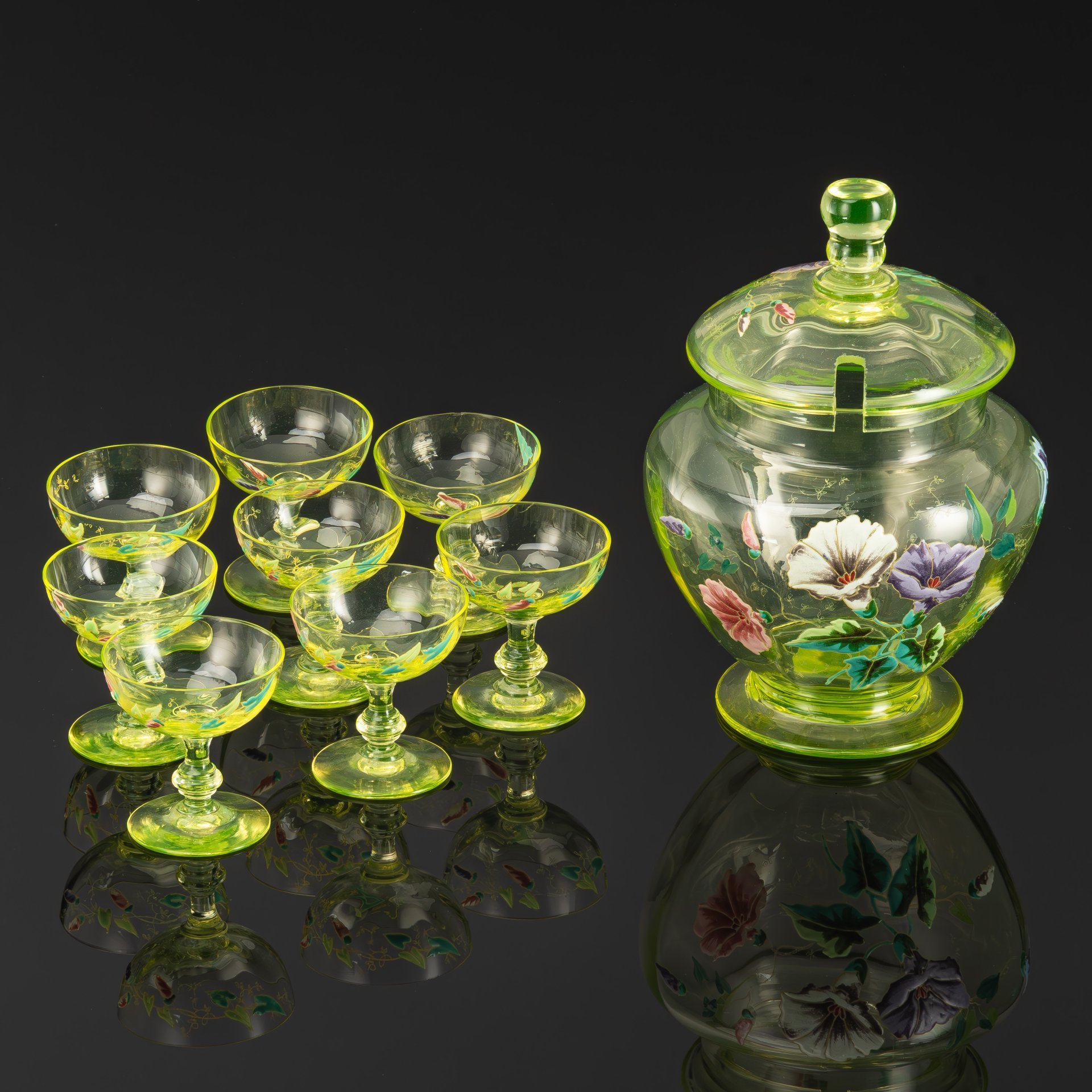 Набор для подачи напитков (пунша, крюшона)  в стиле модерн на 8 персон, украшенный изображением вьюнков, стекло, роспись эмалями, матирование, золочение, Франция, 1900-1920 гг.