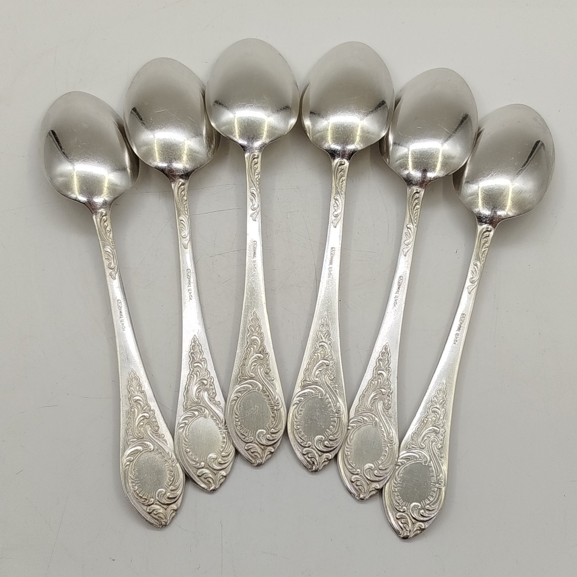 Набор из шести столовых ложек с растительным декором, мНЦ (медь-никель-цинк), Киевский завод столовых приборов и посуды им. Дзержинского (ЗiД, ЗиД), СССР, 1960-1980 гг.