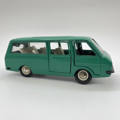 Модель микроавтобуса РАФ-2203 в масштабе 1:43