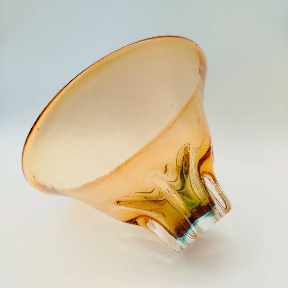 Ваза (конфетница) необычной формы с бирюзовым оттенком