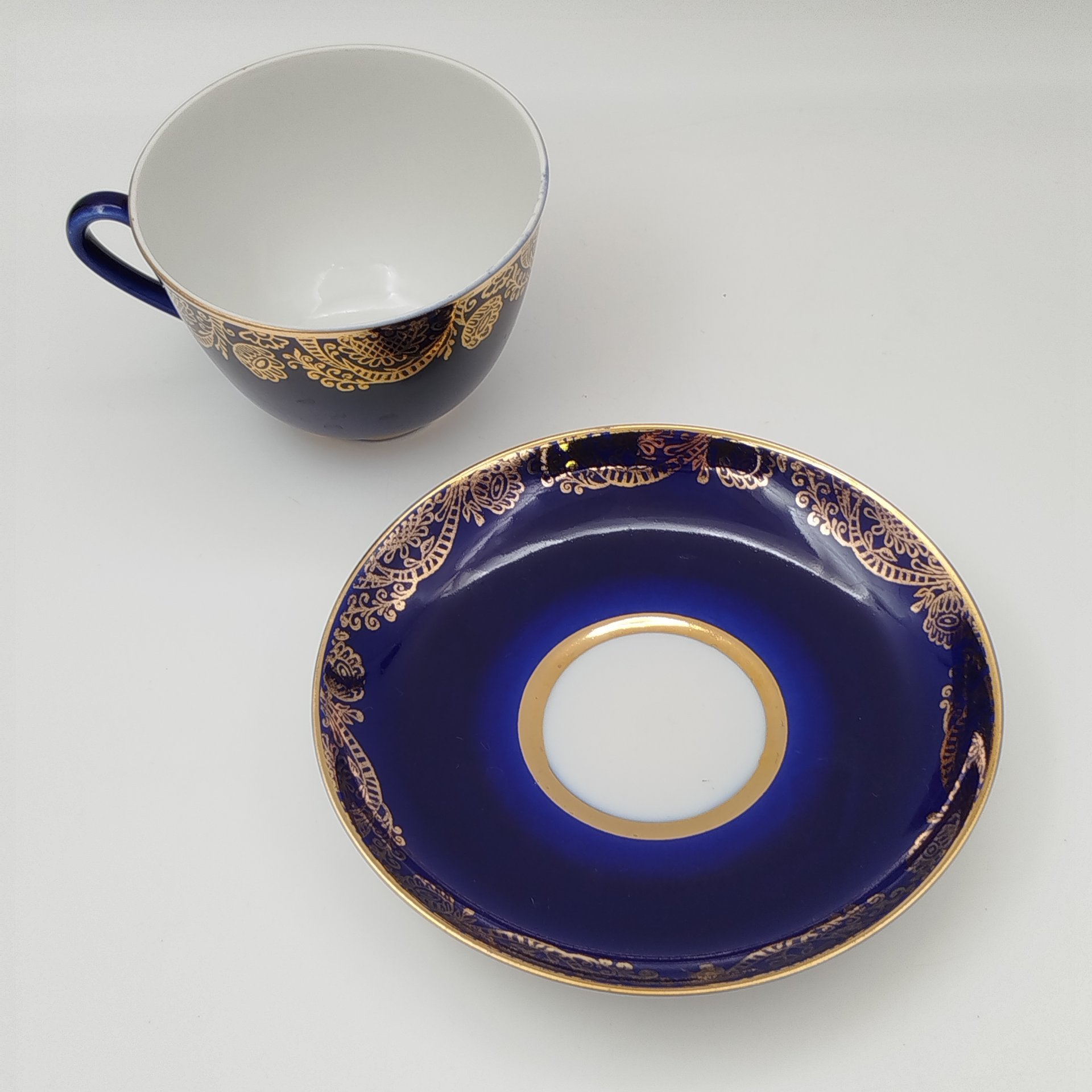 Пара чайная "Золотой фриз", фарфор, крытье кобальтом, Ленинградский фарфоровый завод (ЛФЗ), СССР, 1960-1970 гг.