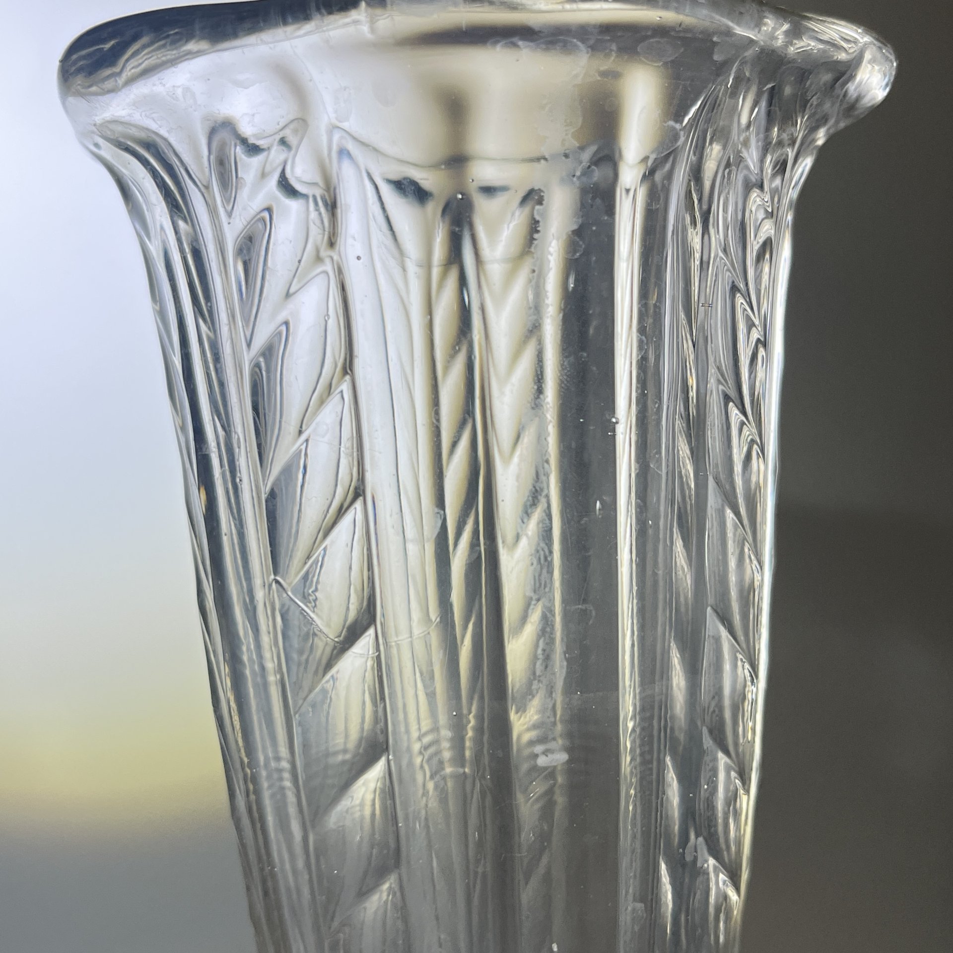 Вазочка для небольшого букета с рельефным декором, стекло, пресс, СССР, 1970-1990 гг.