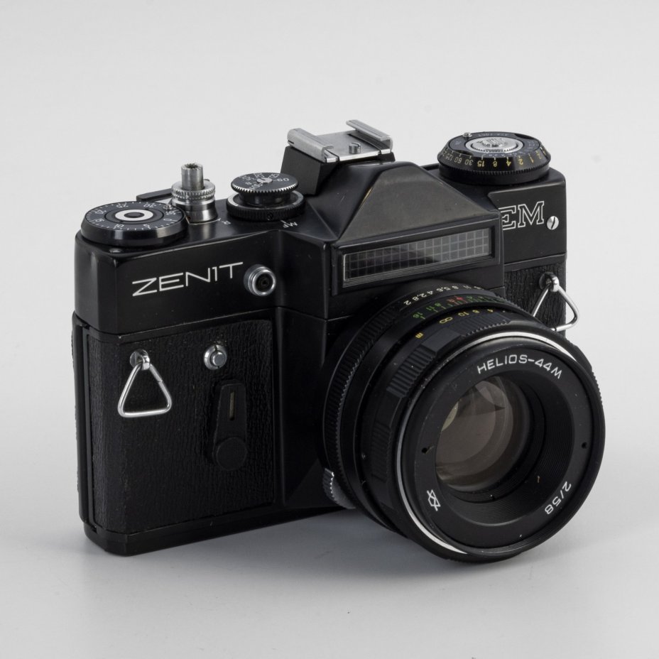 Фотоаппарат "Зенит - ЕМ" (Zenit) с объективом Helios-44м, Красногорский механический завод (КМЗ)