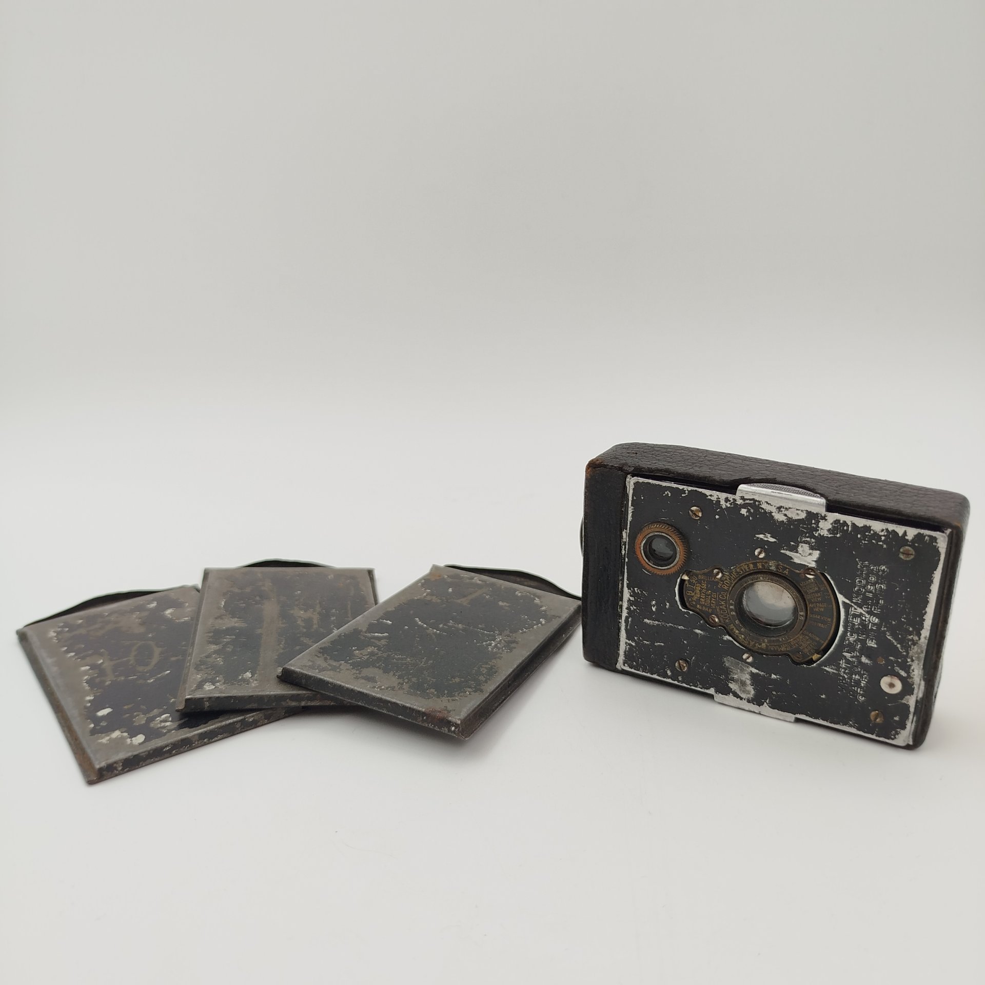 Фотоаппарат "Vest Pocket" с тремя пластинами для фото в комплекте, металл, кожа, стекло, США, 1902-1920 гг.