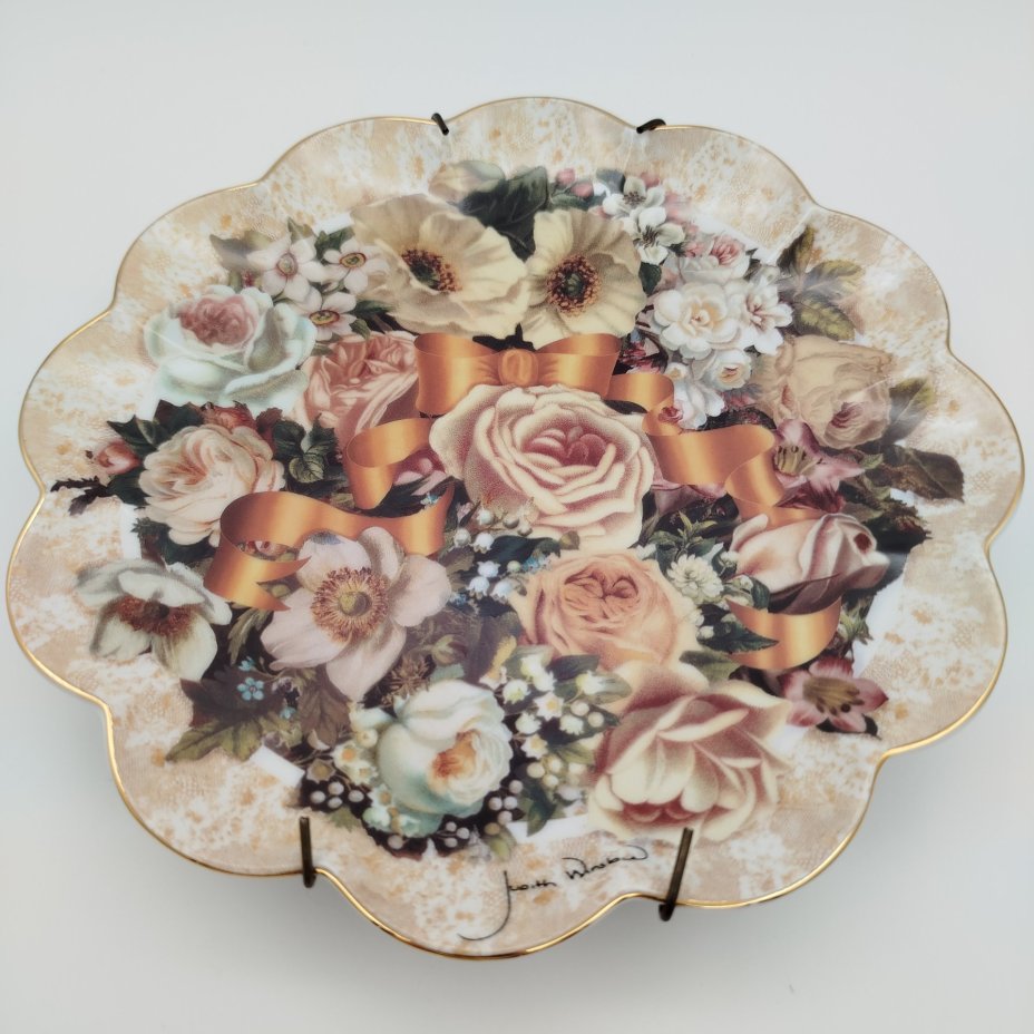 Настенная декоративная тарелка "Bountiful Bouquet"с подвесным механизмом, Royal Doulton