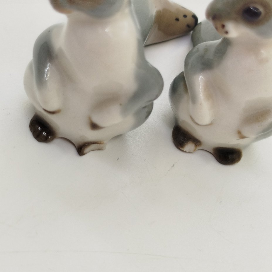 Набор из 3-х статуэток "Белочка" (под реставрацию), скульптор Н.Е. Муратов, фарфор, роспись, Ленинградский фарфоровый завод (ЛФЗ), СССР, 1950-1980 гг.