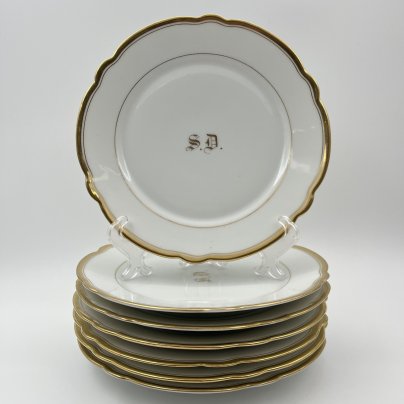 Набор из 7-ми тарелок с инициалами "S.D.", фарфор, золочение, Западная Европа, 1900-1930 гг.
