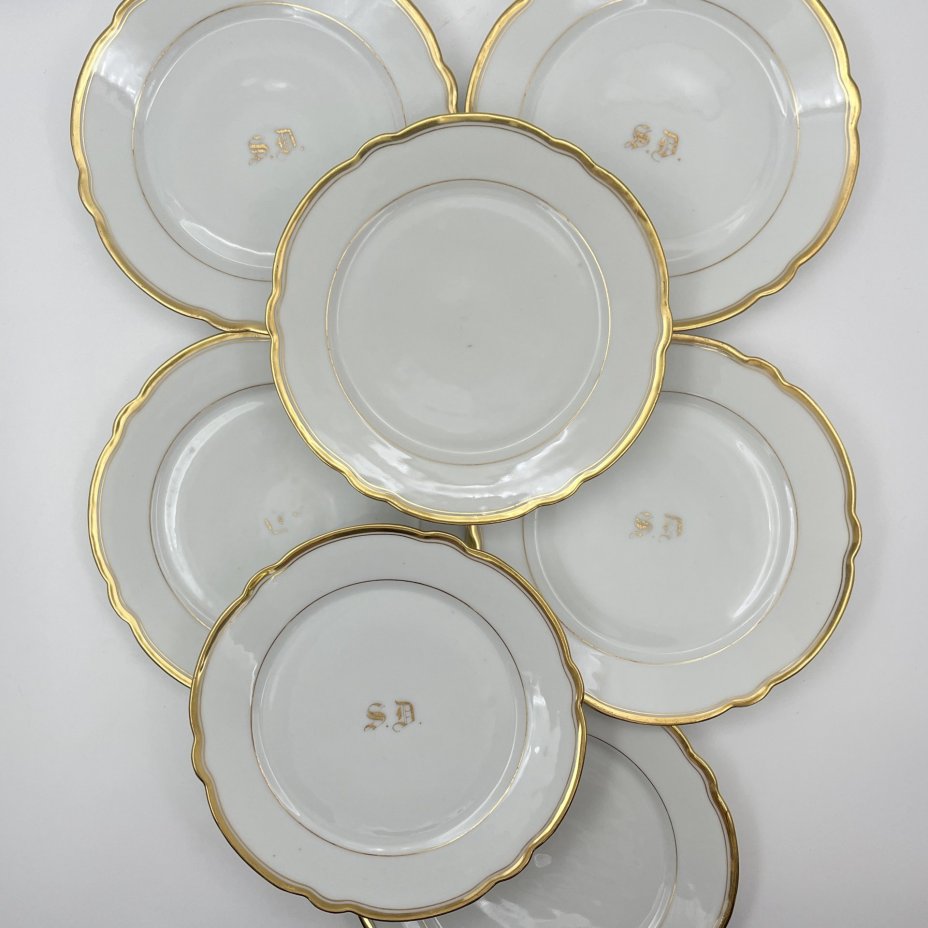 Набор из 7-ми тарелок с инициалами "S.D."