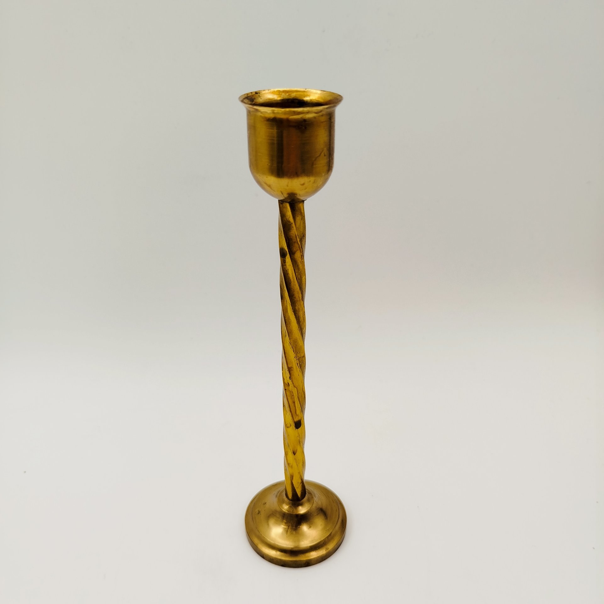 Подсвечник для одной свечи на витом основании, латунь, литьё, Российская империя, 1890-1915 гг.