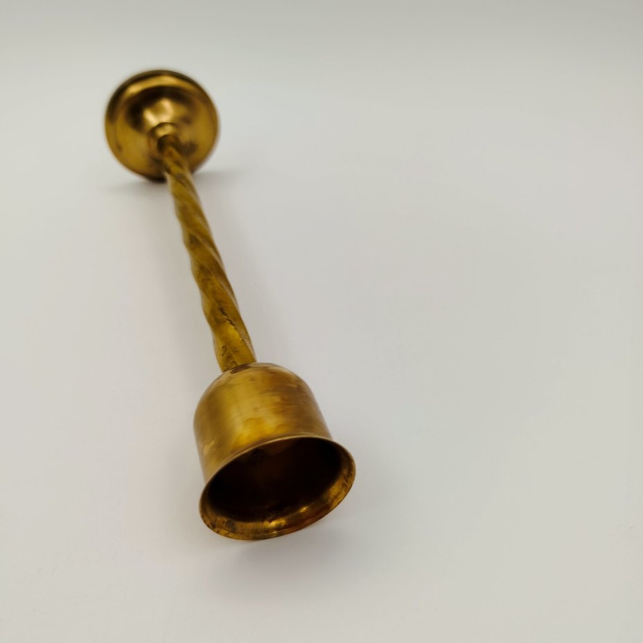 Подсвечник для одной свечи на витом основании