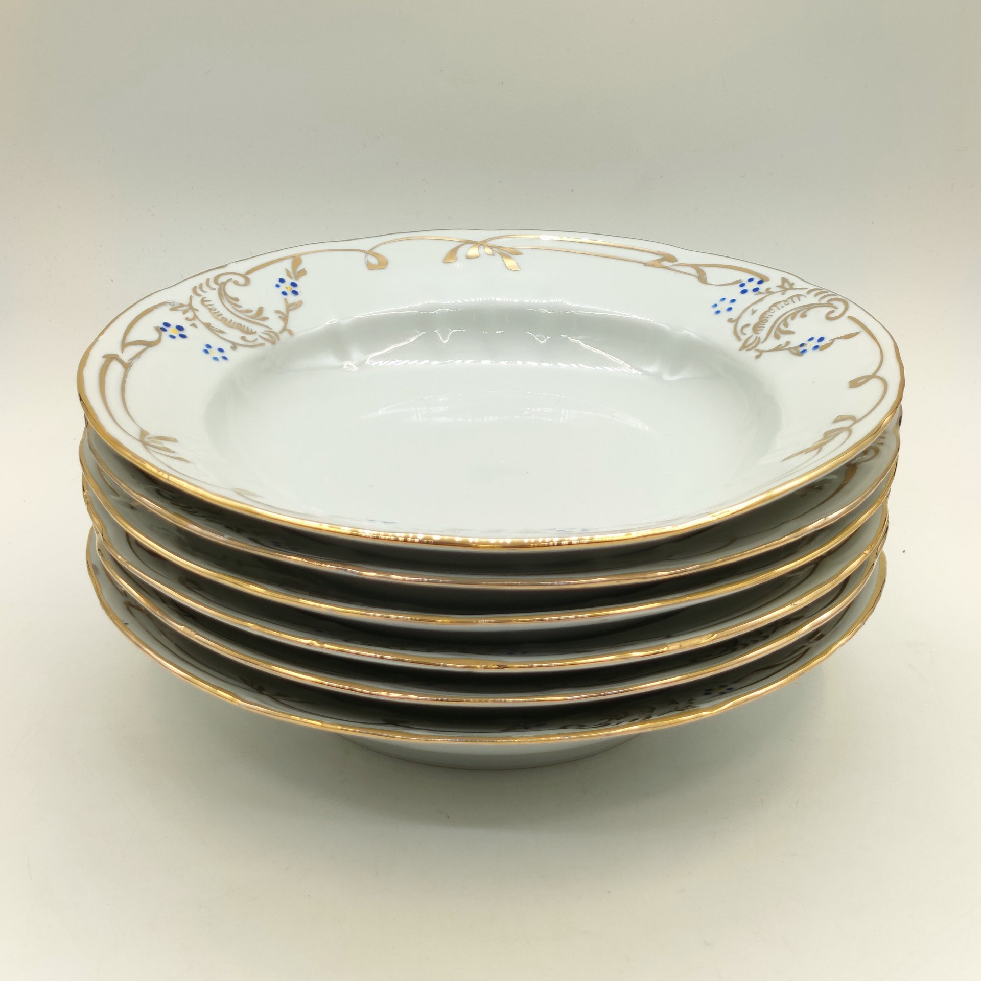 Набор из 6-ти суповых тарелок с растительным декором, фарфор, золочение, роспись, Барановский фарфоровый завод, СССР, 1970-1991 гг.