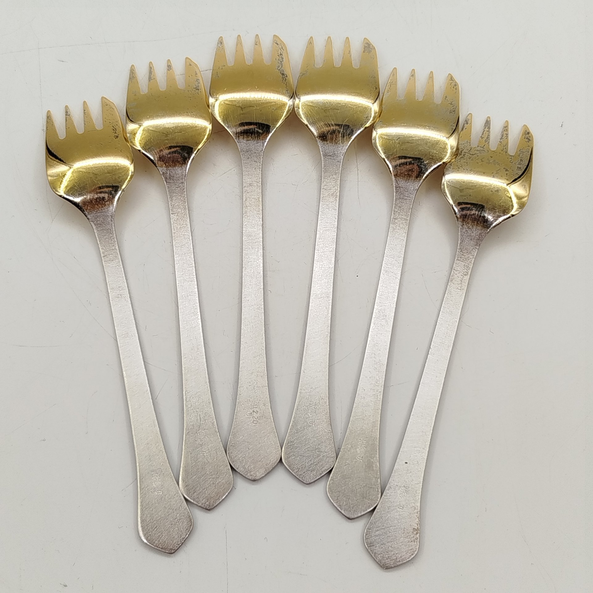 Набор вилок для десерта на 6 персон, мНЦ (медь-никель-цинк), золочение, Таллинский ювелирный завод, СССР, 1970-1990 гг.