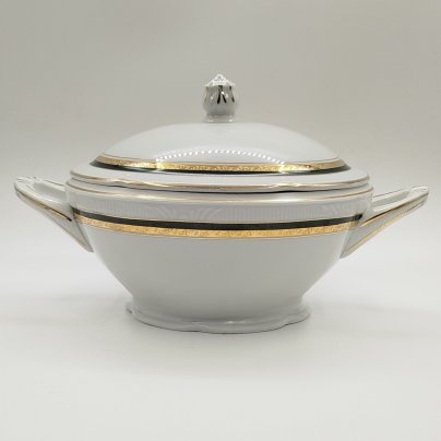 Супница, украшенная орнаментальным декором