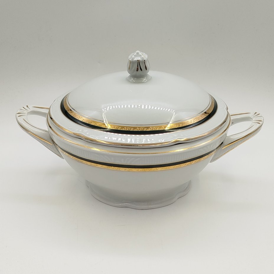 Супница, украшенная орнаментальным декором, Chodziez
