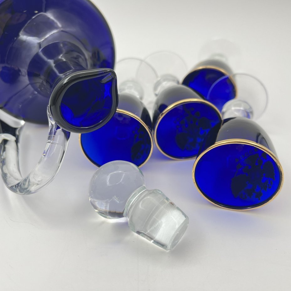 Набор для подачи крепких алкогольных напитков (штоф и 6 рюмок) "Россия"