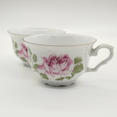 Пара чашек с декором в виде розы, фарфор, деколь, золочение, Karolina (Фарфоровая мануфактура «Каролина», Польша), Польша, 1954-1990 гг.