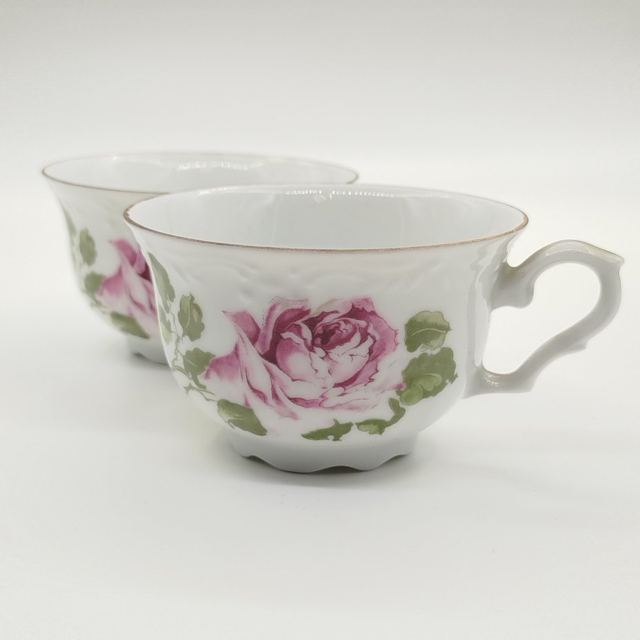 Пара чашек с декором в виде розы, фарфор, деколь, золочение, Karolina (Фарфоровая мануфактура «Каролина», Польша), Польша, 1954-1990 гг.