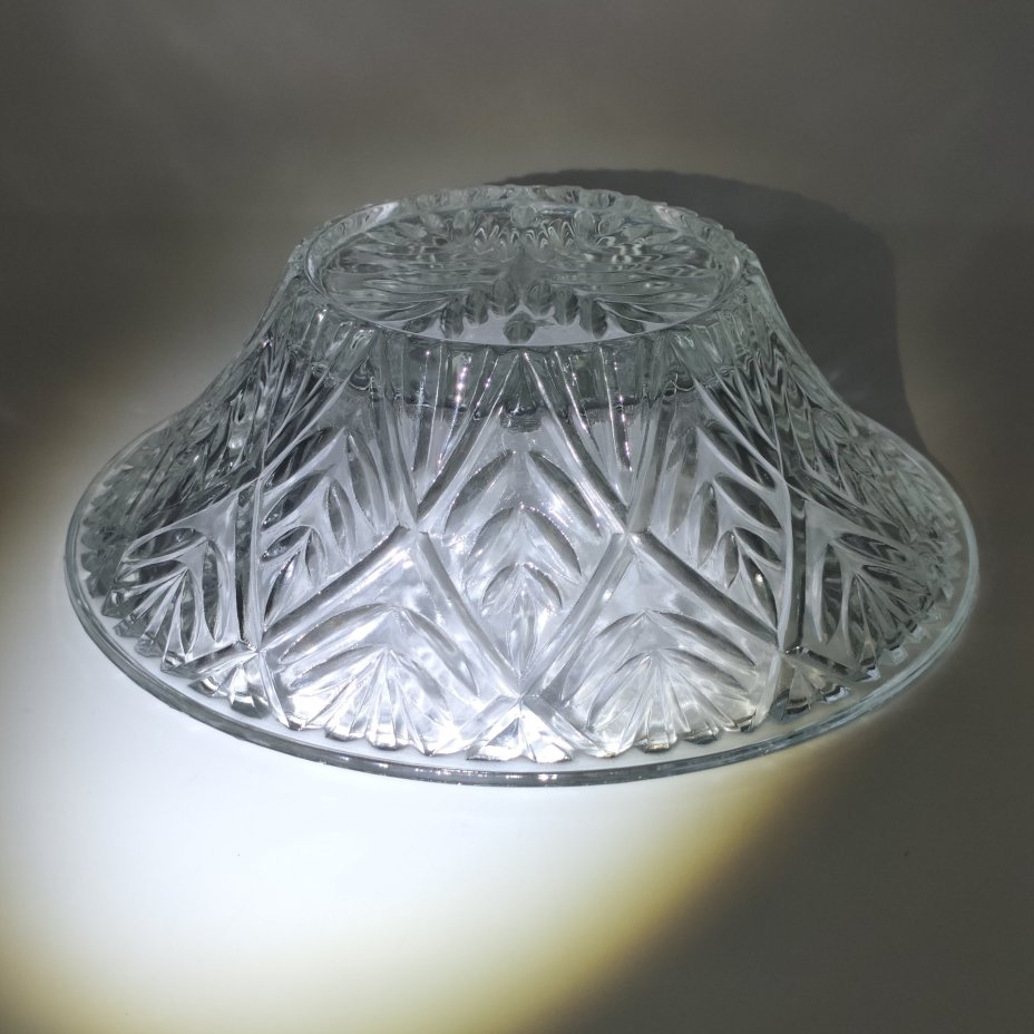 Фруктовница (конфетница) с растительным декором