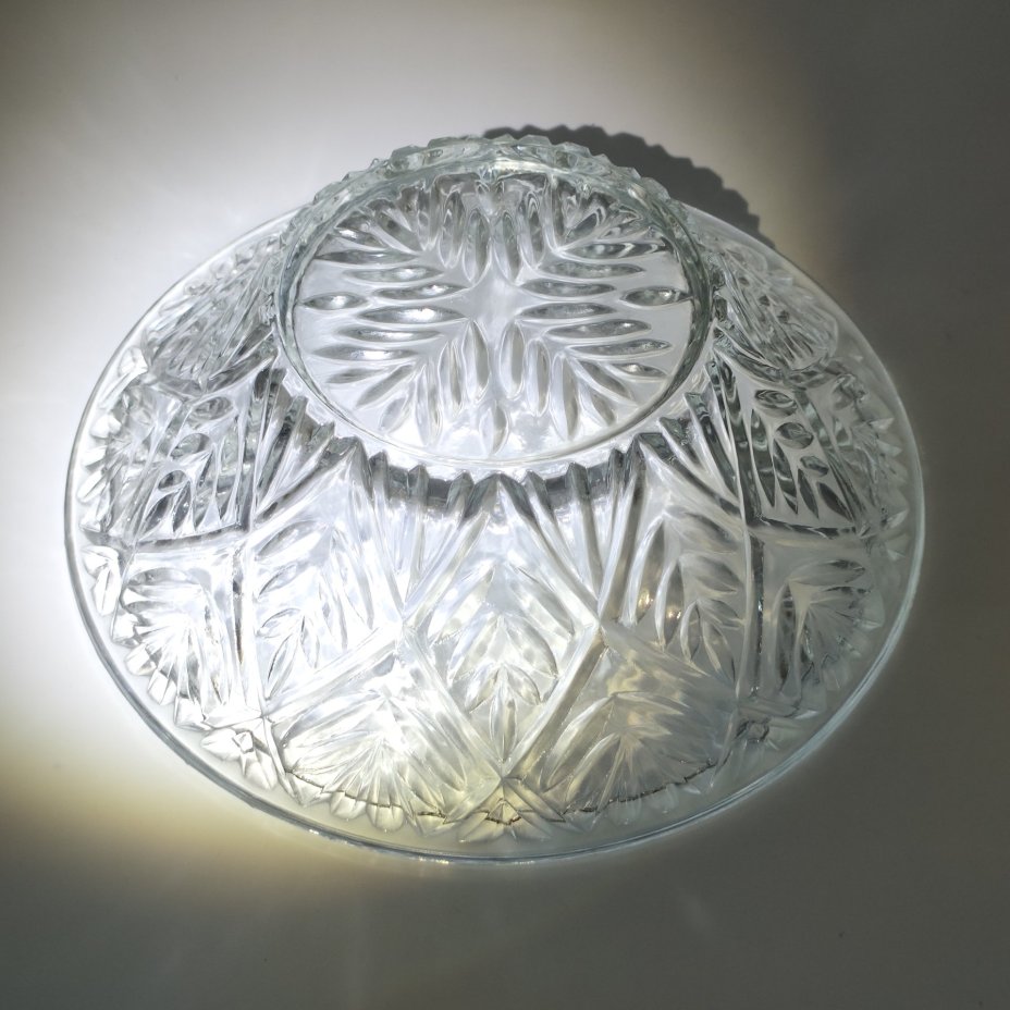 Фруктовница (конфетница) с растительным декором