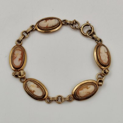 Браслет со вставками камей с женским профилем