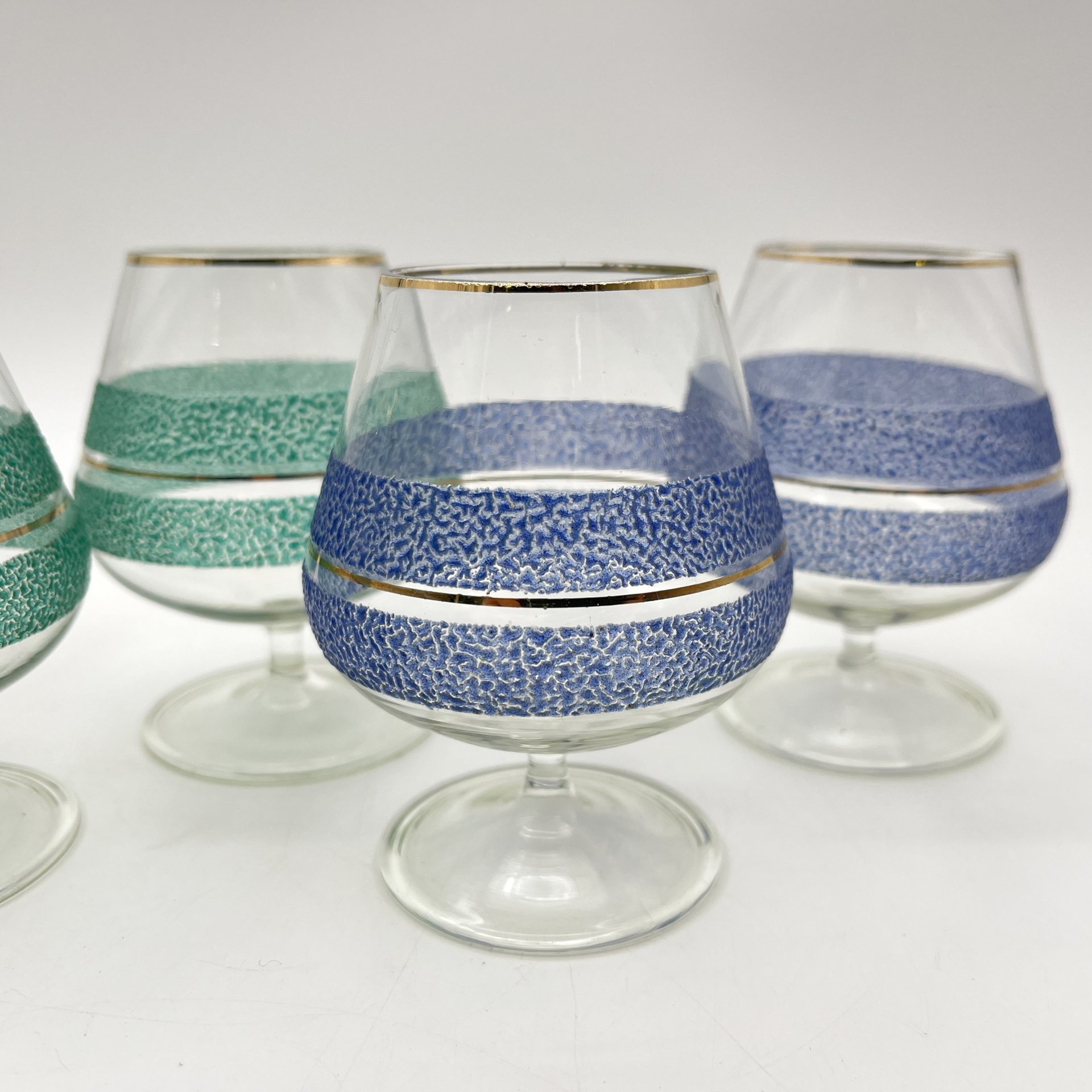 Набор из 6-ти рюмок (бокалов), декорированных разноцветными полосками