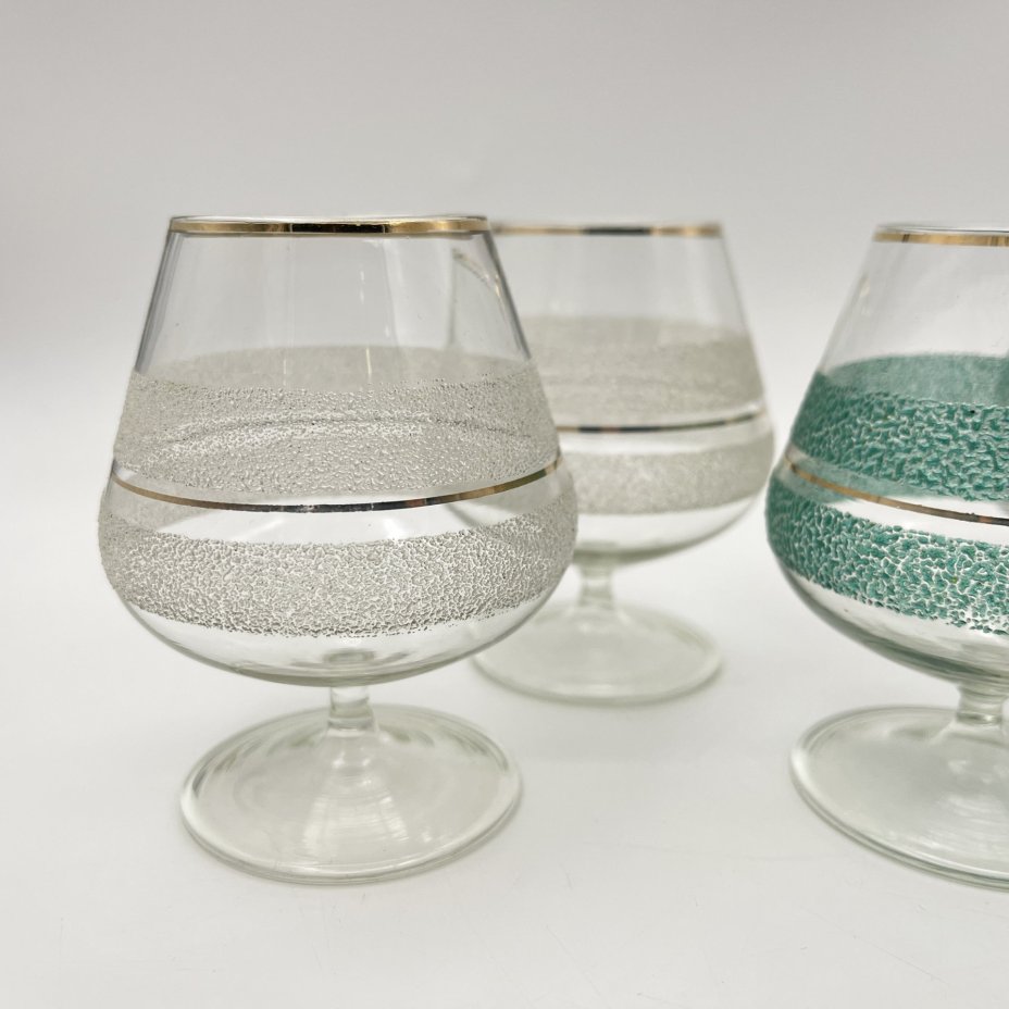 Набор из 6-ти рюмок (бокалов), декорированных разноцветными полосками