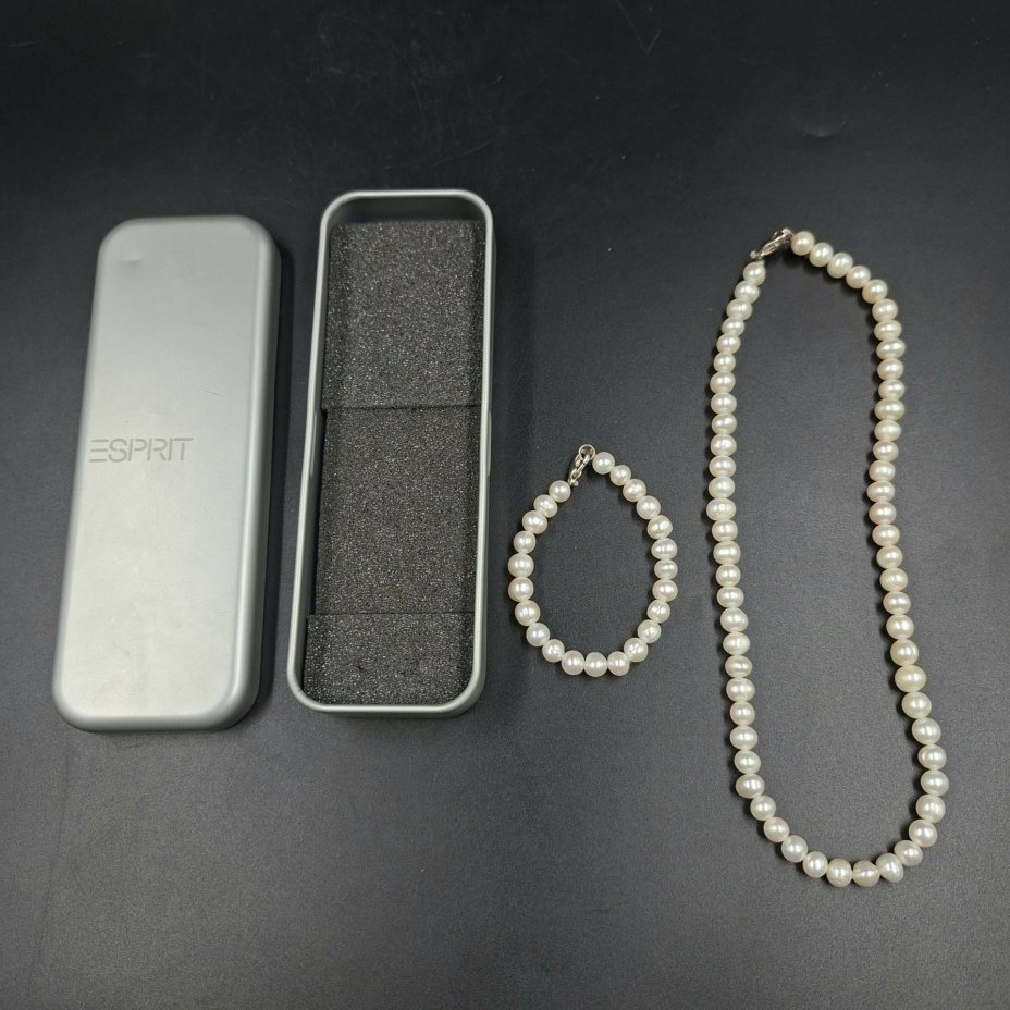 Набор из бус и браслета (коробка в подборе)