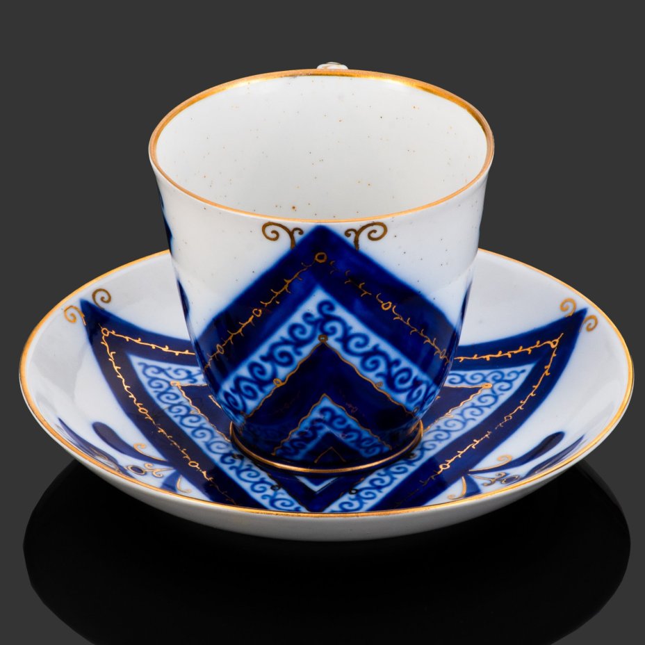 [Авторская подпись] Пара чайная "Колокольчики", автор росписи А.В. Воробьевский, фарфор, роспись, золочение, Ленинградский фарфоровый завод (ЛФЗ), СССР, 1950 г.