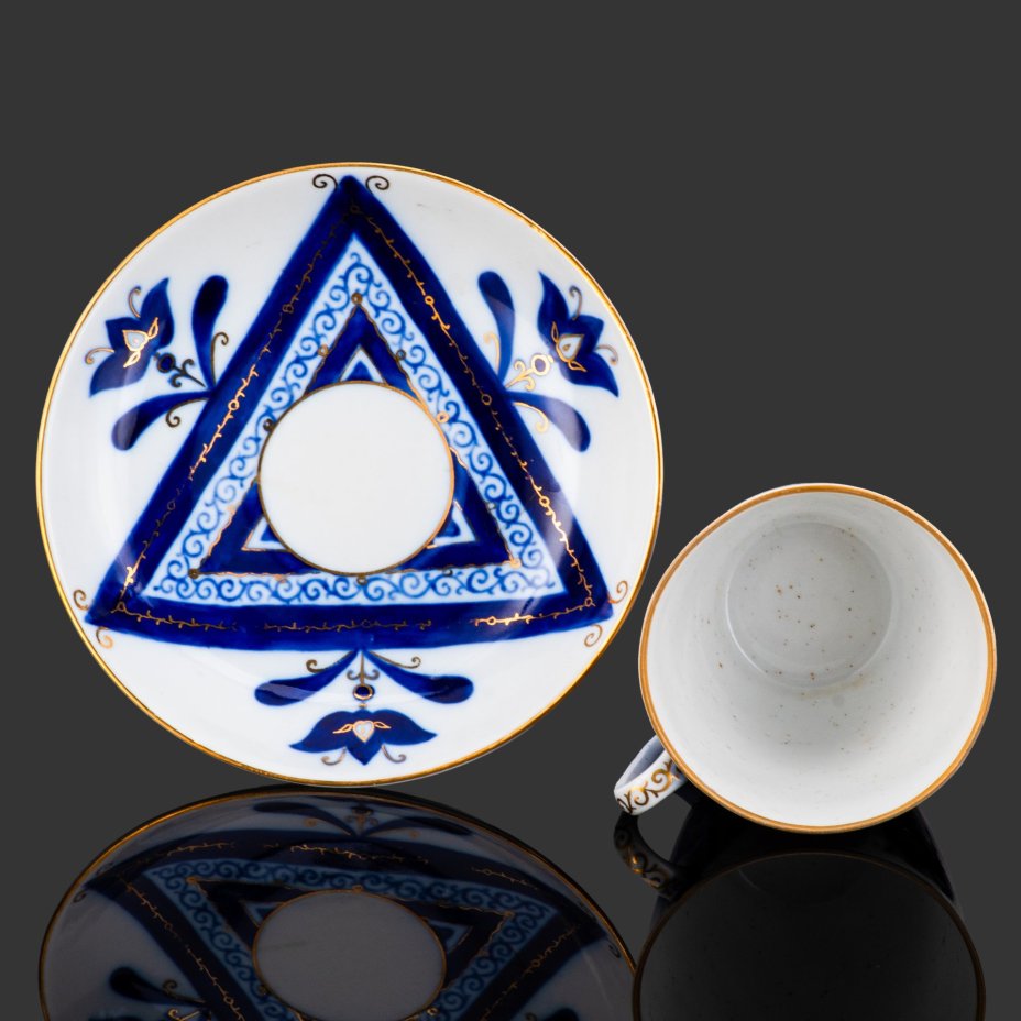 [Авторская подпись] Пара чайная "Колокольчики", автор росписи А.В. Воробьевский, фарфор, роспись, золочение, Ленинградский фарфоровый завод (ЛФЗ), СССР, 1950 г.