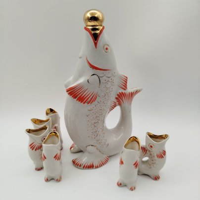 Набор для крепких напитков "Рыба" (штоф и 6 стопок), автор М.Д.Барамидзе, фарфор, роспись, золочение, Полонский завод художественной керамики (Полонное ЗХК), СССР, 1973-1991 гг.