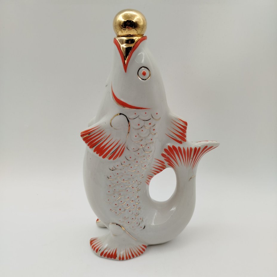 Набор для крепких напитков "Рыба" (штоф и 6 стопок), автор М.Д.Барамидзе, фарфор, роспись, золочение, Полонский завод художественной керамики (Полонное ЗХК), СССР, 1973-1991 гг.