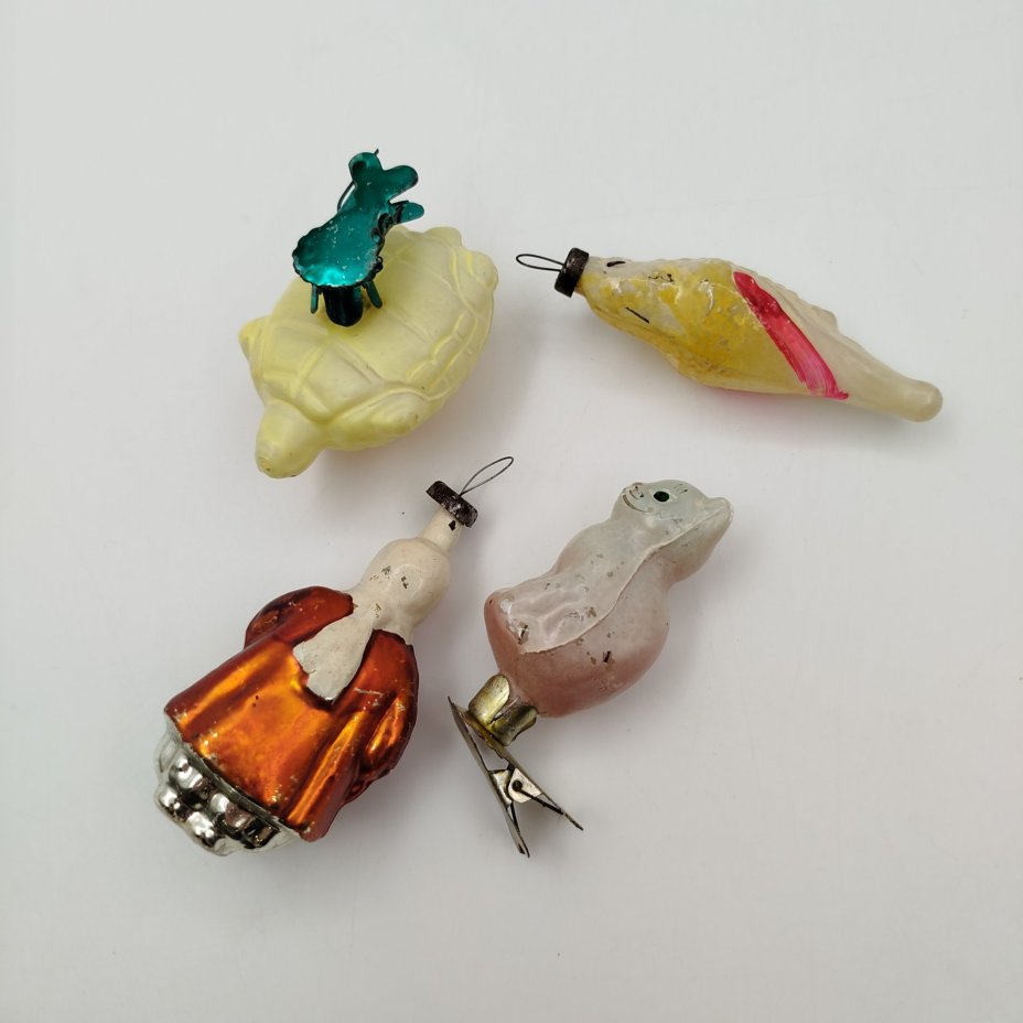 Елочные игрушки в подборе: "Попугай", "Черепаха", "Муренка", "Ребенок с погремушкой", стекло, роспись, металл, Завод стеклянных ёлочных украшений и оптических изделий, г. Москва, СССР, 1950-1980 гг.