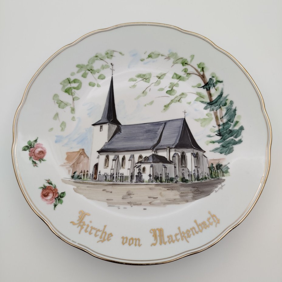 Тарелка "Kirche von Mackenbach" (Макенбахская церковь/кирха Святого Лаврентия. Центр паломничества), Schirnding Feston Bavaria, фарфор, роспись, деколь, золочение