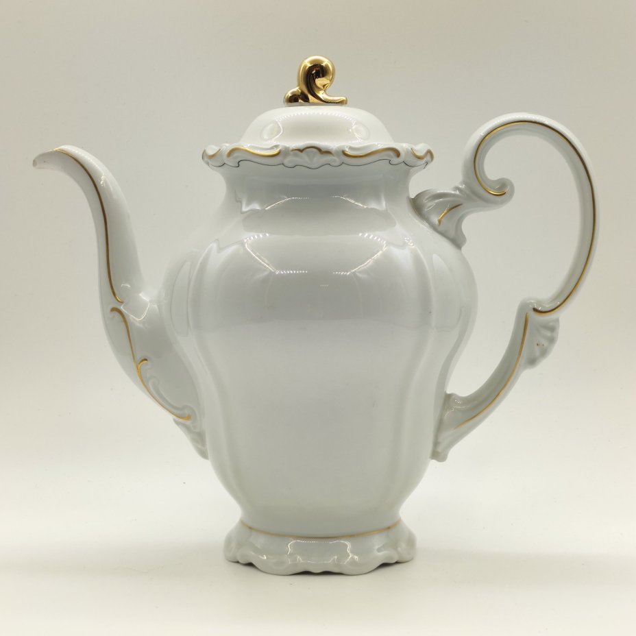 Кофейник с золочёным рельефным декором (крышка в подборе), фарфор, золочение, Weimar Porzellan (Веймарский фарфор), Германия, 1948-1980 гг.