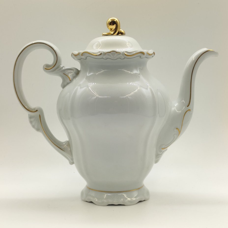 Кофейник с золочёным рельефным декором (крышка в подборе), фарфор, золочение, Weimar Porzellan (Веймарский фарфор), Германия, 1948-1980 гг.