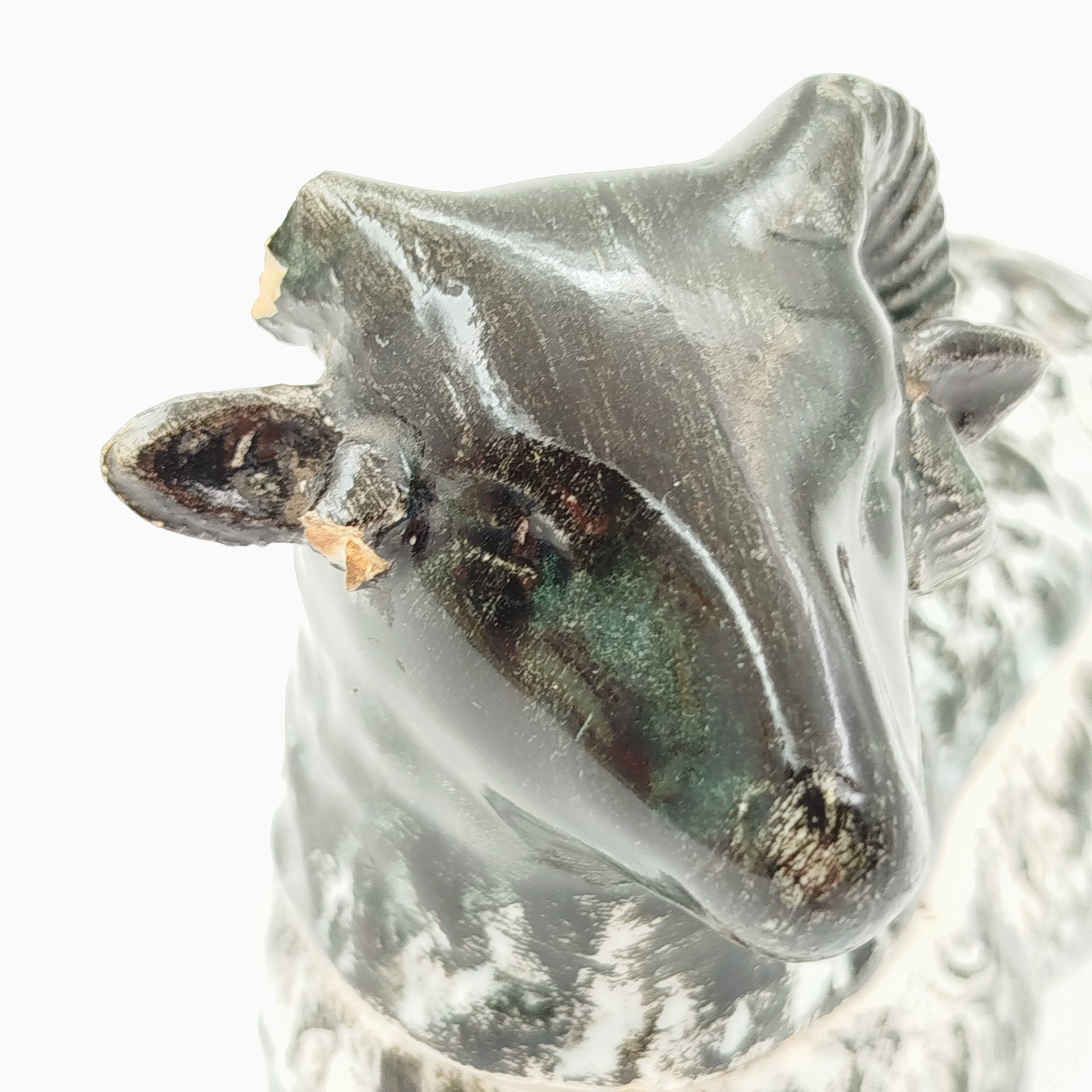 Маслёнка "Баран", фаянс, роспись, Товарищество М.С. Кузнецова, Российская империя, 1890-1917 гг.