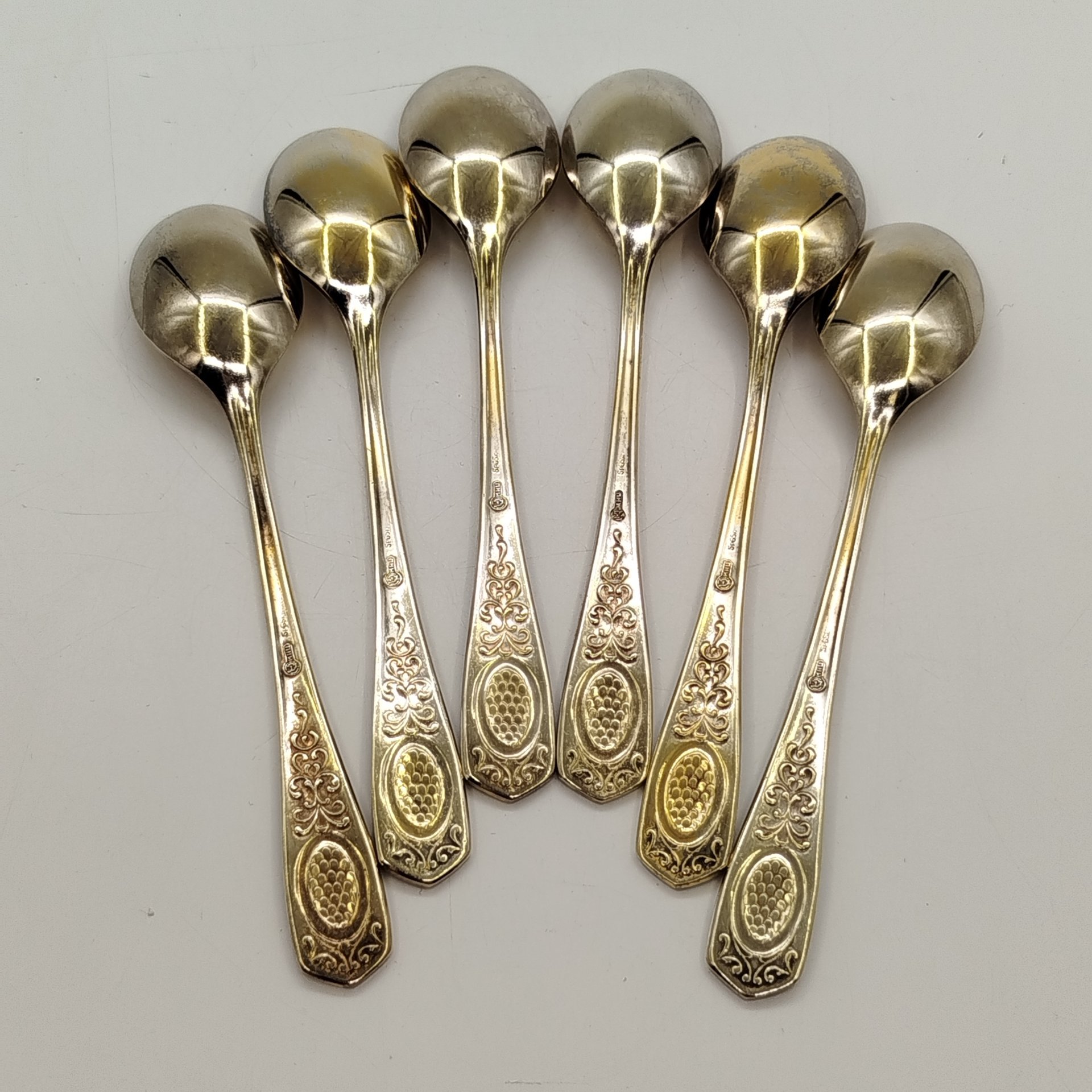 Набор из шести чайных ложек с растительным декором